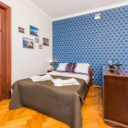 Apartament W Kamienicy Apartment *